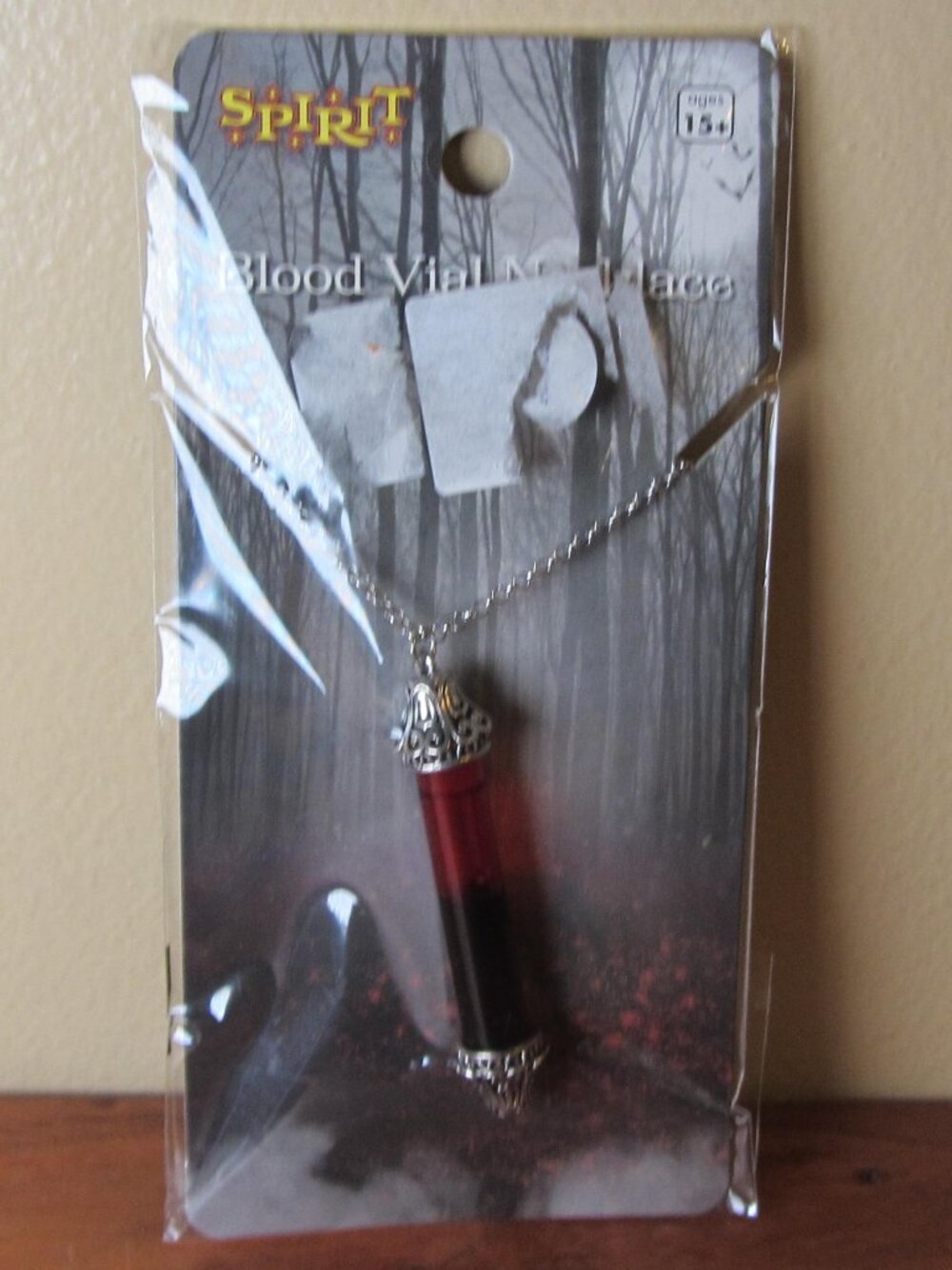 spirit halloween blood vial necklace NIP goth vampire (W6658)